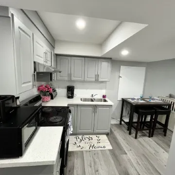 Luxury 2 Bedroom 2 Full Baths Rooms