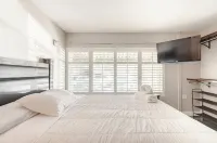 Cozy 1-bedroom condo in enjoyable Long Beach with WiFi