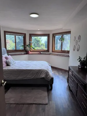 Remodeled basement in Corvallis, surrounded by forest and trails! Các khách sạn gần Office of International Admissions