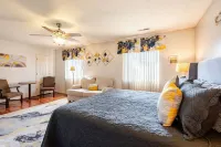 Charming 3-bedroom house in delightful McLeansville with AC, WiFi