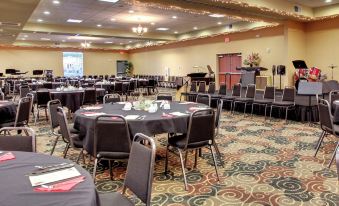 Cobblestone Hotel & Suites - Broken Bow