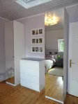Excusive old building DG 80m² center within walking distance, 2 bedrooms, fireplace, XXL sofa