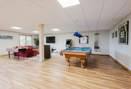 Stunning 5-bedroom, 4.5-bath Bluff home with Spectacular, Panoramic Bay Views