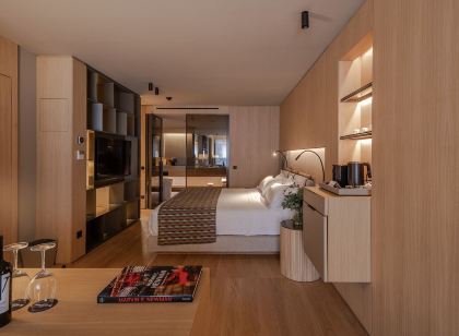 The Blackpine Hotel, Small Luxury Hotels