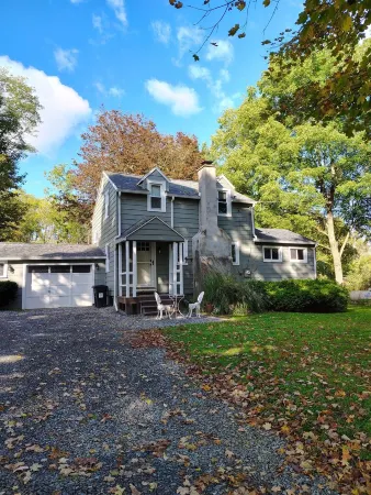 Cute 2-bedroom farmhouse in Trumansburg with WiFi