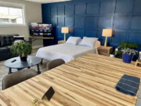 Lake Arbor Studio near Denver, Boulder + Golden Hotels in Arvada