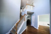 Huge 5 Bdrm W/King Bed Hot Tub