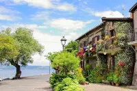 Borgo Stays | Elegant Apartment in the Historic Center