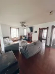 Charming 4+ Bedroom House minutes from Downtown Port Clinton