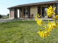 Maison Entre Prés et Bois Hotels in Marboz