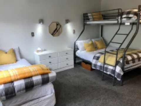 Marigold Cottage, includes bikes & kayaks