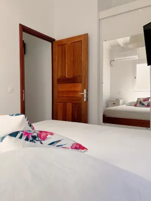 Un Petit Havre de Paix et de Confort, à 2 Minutes de la Plage ! Hotels near Office Municipal de Tourisme de Bouillante