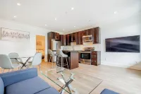 Elegant West Vancouver Suite