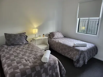 Unit 8 - Adorable 3 bedroom villa - 5 mins from the heart of Lithgow Hotels near Lithgow Small Arms Factory Museum