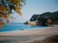 Unforgettable panorama in a very quiet location. Centrally located, gr. Property.
