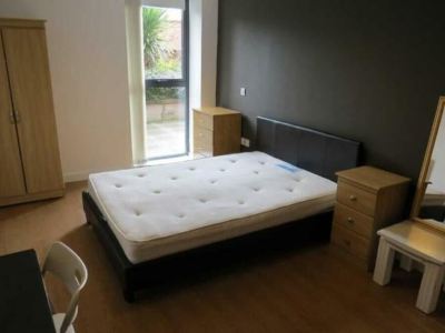 Furnished to taste holiday home for family in the heart of Manchester