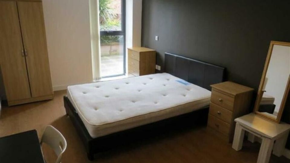 Furnished to taste holiday home for family in the heart of Manchester
