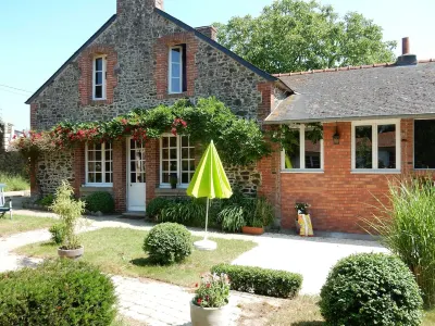 Seaside house in large enclosed garden in Binic