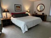 Bright & airy 4BR contemporary in Little Neck Bay, New Seabury. 1mi to beach. Hotels in Mashpee