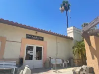 Swan Lake House and Hot Spring Mineral Pools 데세르 퀸 마인 트레일헤드 주변 호텔