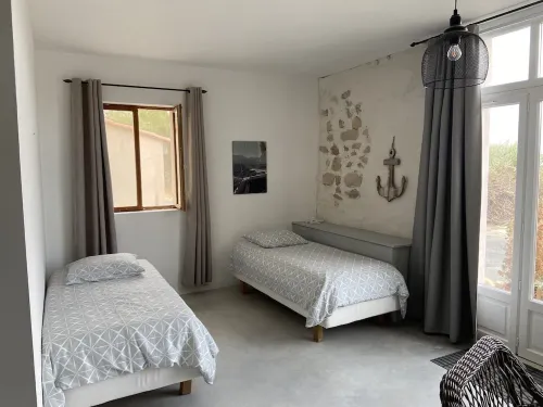 Pause by the pond Hotel a Bages