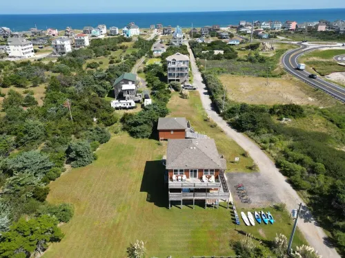 OBX Beach House + Bikes-Paddle Boards-Kayaks-Beach Chairs-AC-Free WiFi