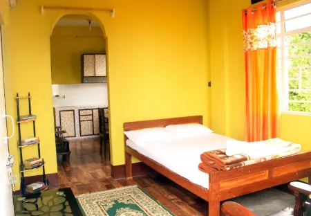 Connect with Nature. Отели рядом с достопримечательностью «Darjeeling Himalayan Railway Toy Train»