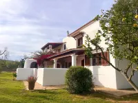 Authentic & spacious Villa with amazing pool