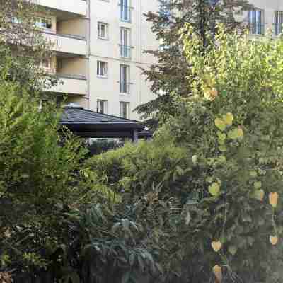 Sunny terrace apartment in the center with underground parking space and Netflix... Hotel Exterior