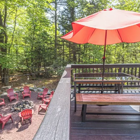 Chalet Lake Harmony Hot Tub Fireplace Pool Table Private Beach Walkable to Lake