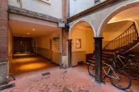 The Calm of a Loft on the Quays of the Bream - 10 min Metro
