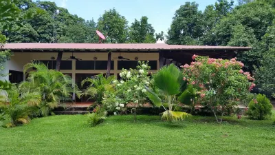 Large 3 bedroom house just 5 minutes from Chinandega Các khách sạn ở 