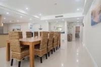 Oceania 4 bed 3 bath ocean view. Beachfront luxury, stunning Eagle Beach views