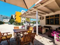 KURTI Hotel Hotels in Golem