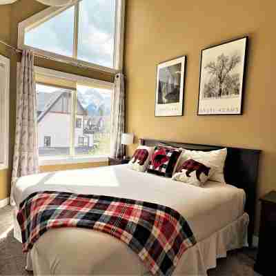 Spectacular Mountain Views! Unique & Rare End Unit 2 Storey Condo + 2 balconies! Rooms