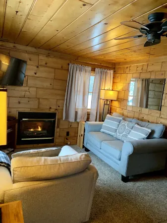 Sleeping Bear Dunes Pet Friendly Cottage on the Lake