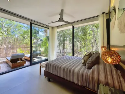 Jungle-chic luxurious Tulum home, 5 mins to Xel-Ha Hotels in Tankah Bay