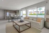 Maho Oceanfront Luxe: Modern and Spacious Condo