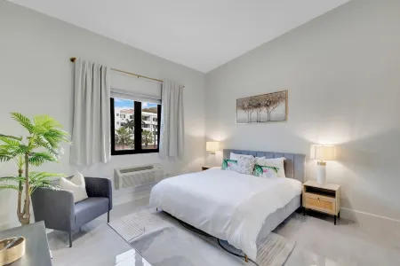 Stunning 4BR Penthouse with Ocean & Golf Views - Wyndham Residence