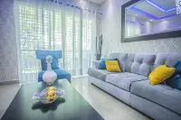 Luxurious 3-Bedroom Condo near Airport & HOMS