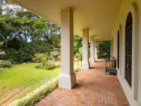 Boquete Luxury: Chic & Serene Home, Walk to Town & Amenities - 4-Star