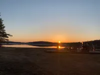 Home/Cottage in Katrine/Entire home in Katrine, Canada Hotels in Armour