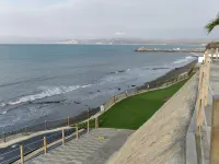 Modern House In Front of the Ocean Hotels in Jaramijo