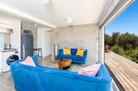 Secluded Haven with Stunning Hokianga Harbour Views Hotels in Omapere