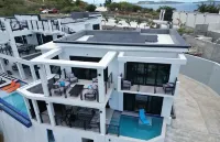 Casa De Petrus-All Three Villas with Basketball & Pickleball Court - 3-Star
