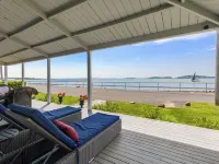 Enjoy Gorgeous Sunsets from Your Waterfront Beach House. Hotels in Hull