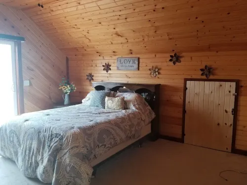 Pictured Rocks Lodge 5 minutes from Munising! Recently remodeled! - Hytter