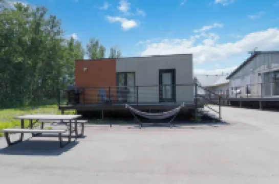 Beautiful Modern home peaceful location