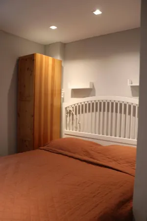 Child-friendly bungalow in the forest, near a beautiful swimming lake