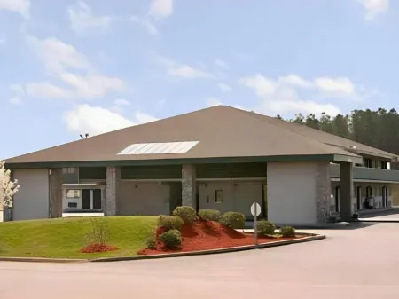 Days Inn by Wyndham York Alabama